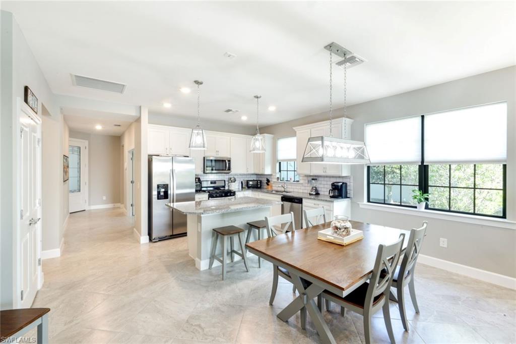 ESPLANADE LAKE CLUB - Residential