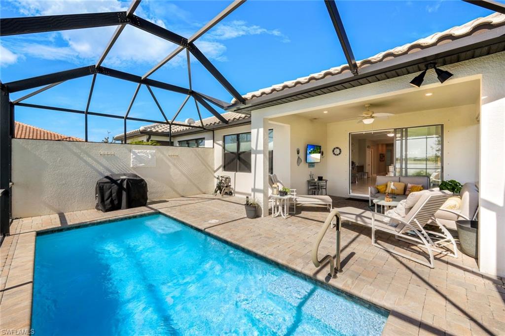 ESPLANADE LAKE CLUB - Residential