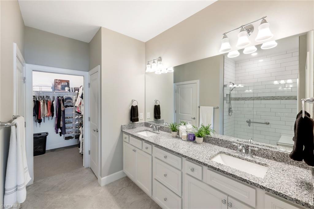 ESPLANADE LAKE CLUB - Residential