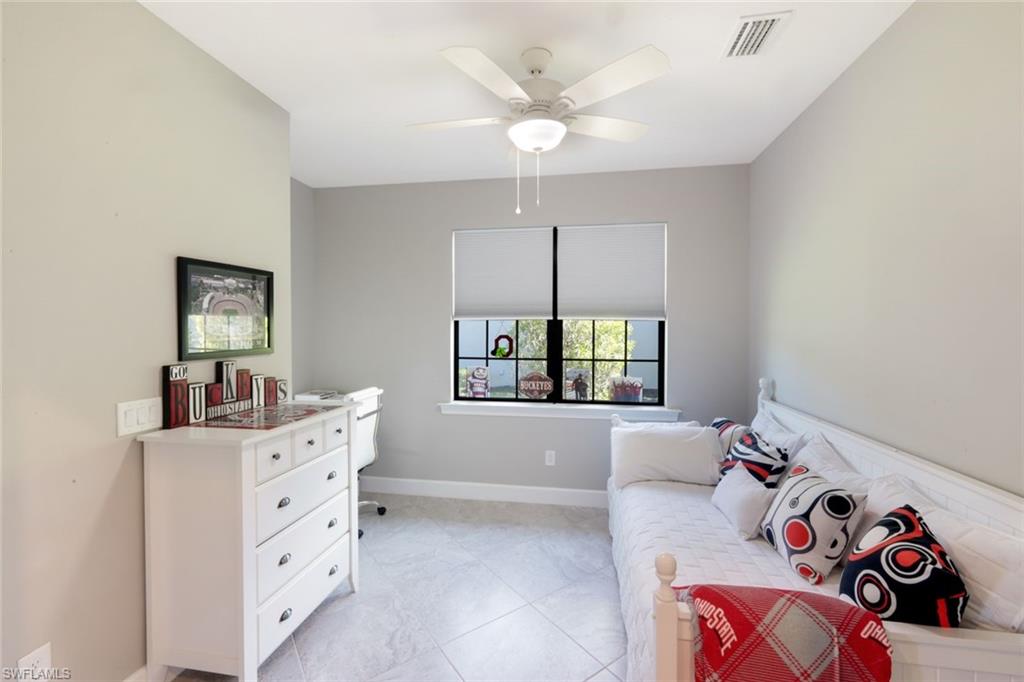 ESPLANADE LAKE CLUB - Residential