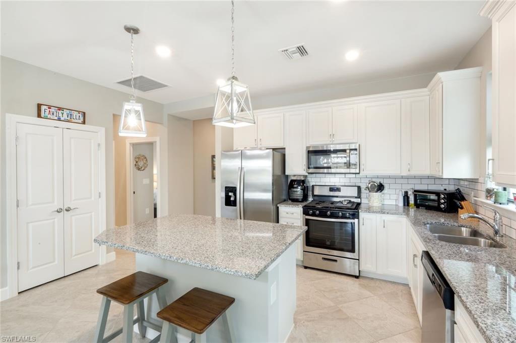 ESPLANADE LAKE CLUB - Residential