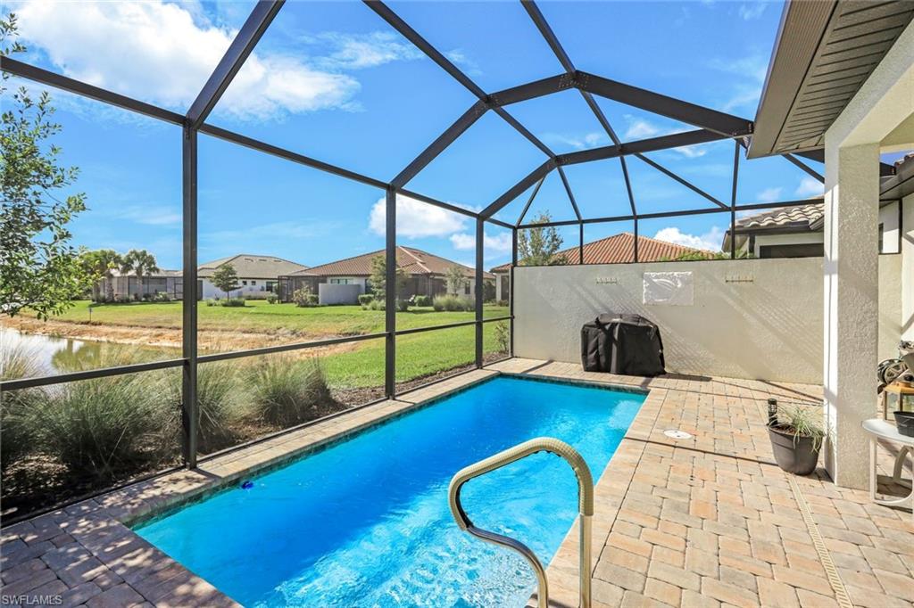 ESPLANADE LAKE CLUB - Residential