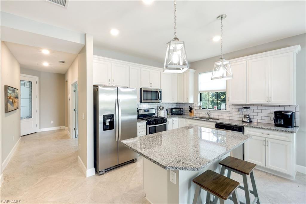 ESPLANADE LAKE CLUB - Residential