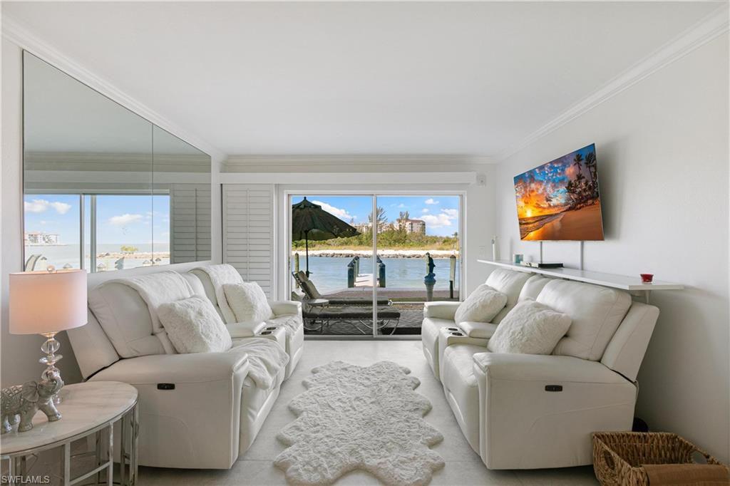 1206 Edington PL D101