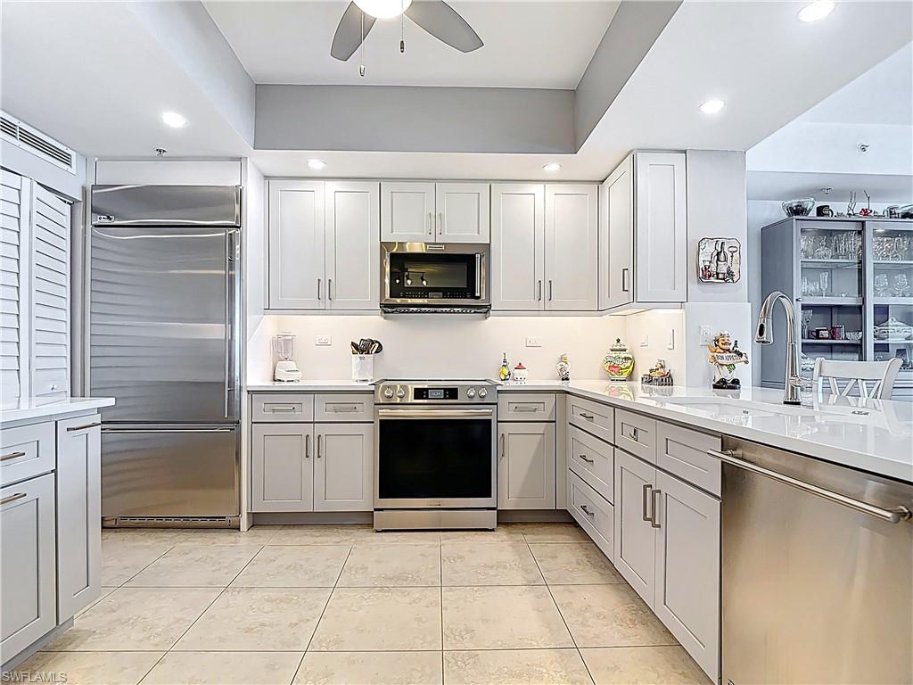 3000 Oasis Grand BLVD 1203