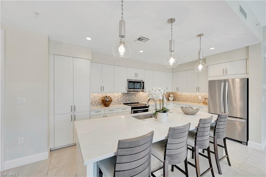 1111 Central AVE 211