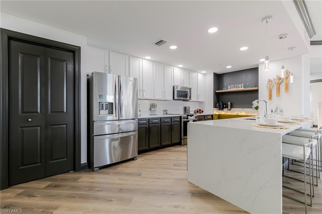 MARINA SOUTH II - Residential