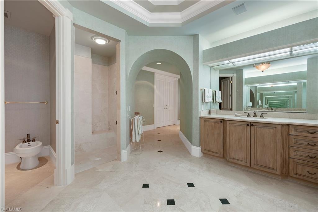 BAY COLONY SHORES - Residential