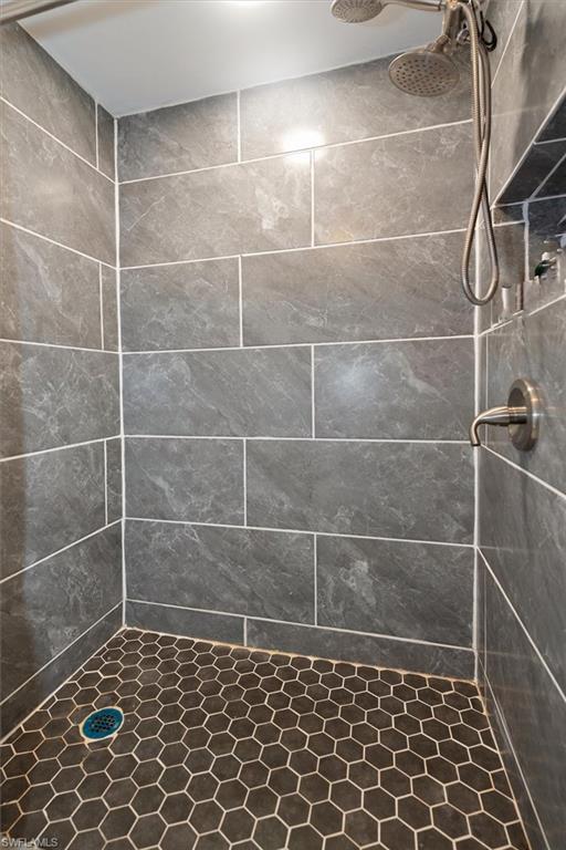 BARTENS PINEVIEW ESTATES - Residential