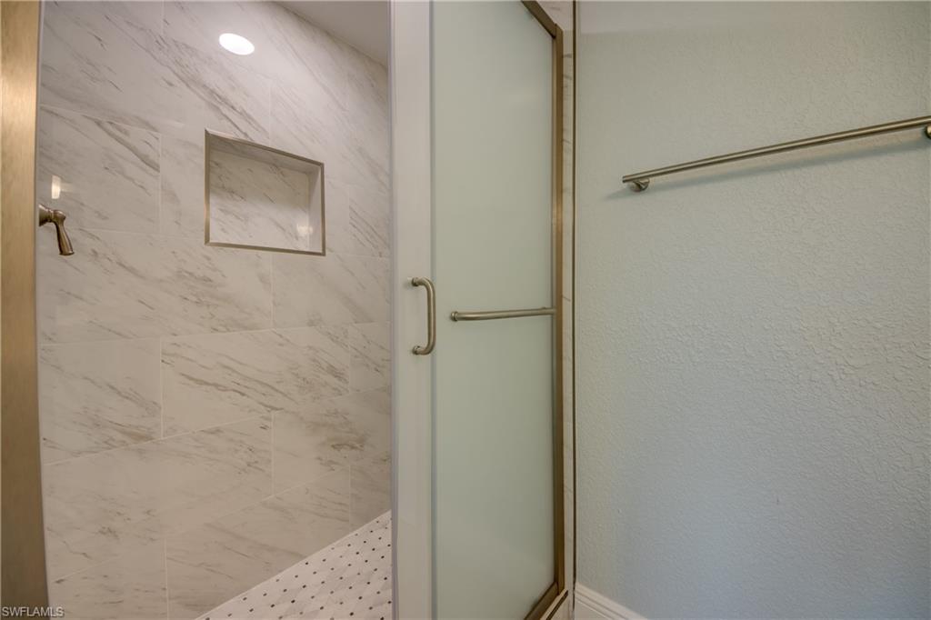 DAVIS WOODS CONDOMINIUM - Residential Lease