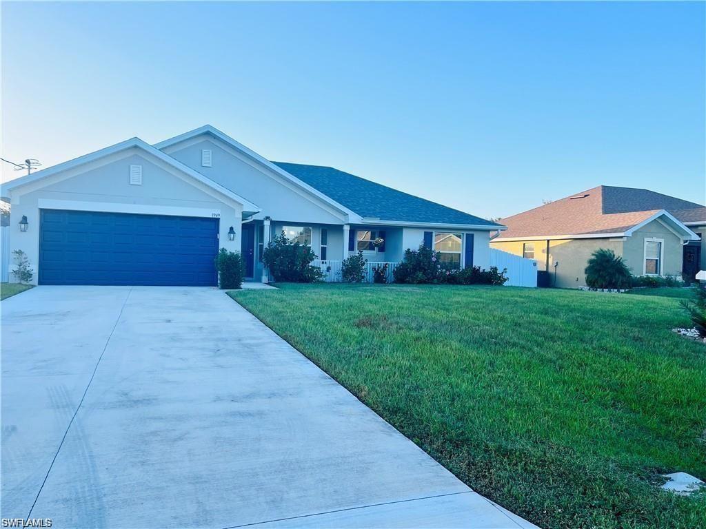 Photo of 1949 Veronica AVE, LEHIGH ACRES, FL 33972 (MLS # 226020791)