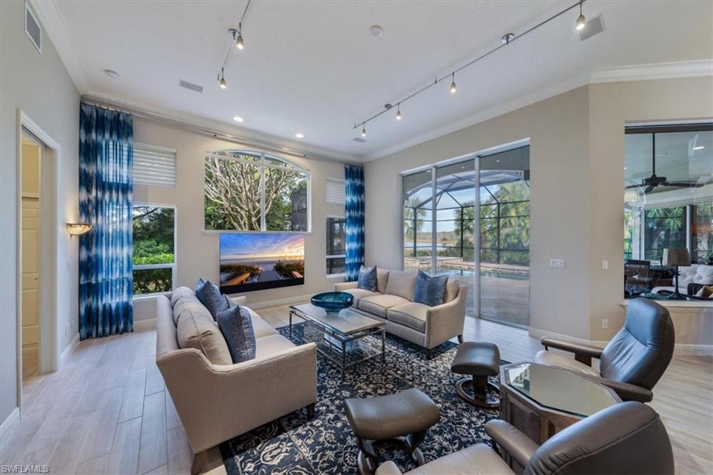 LONGLAKE - Residential