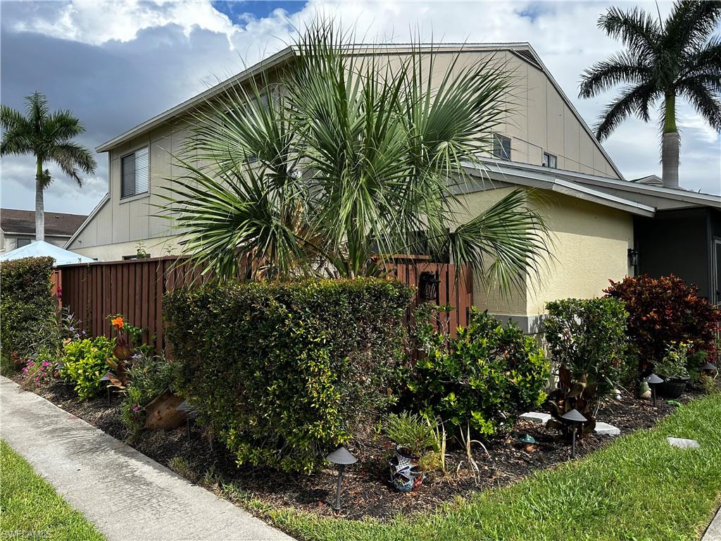 VILLAGE OF CEDARBEND - Residential