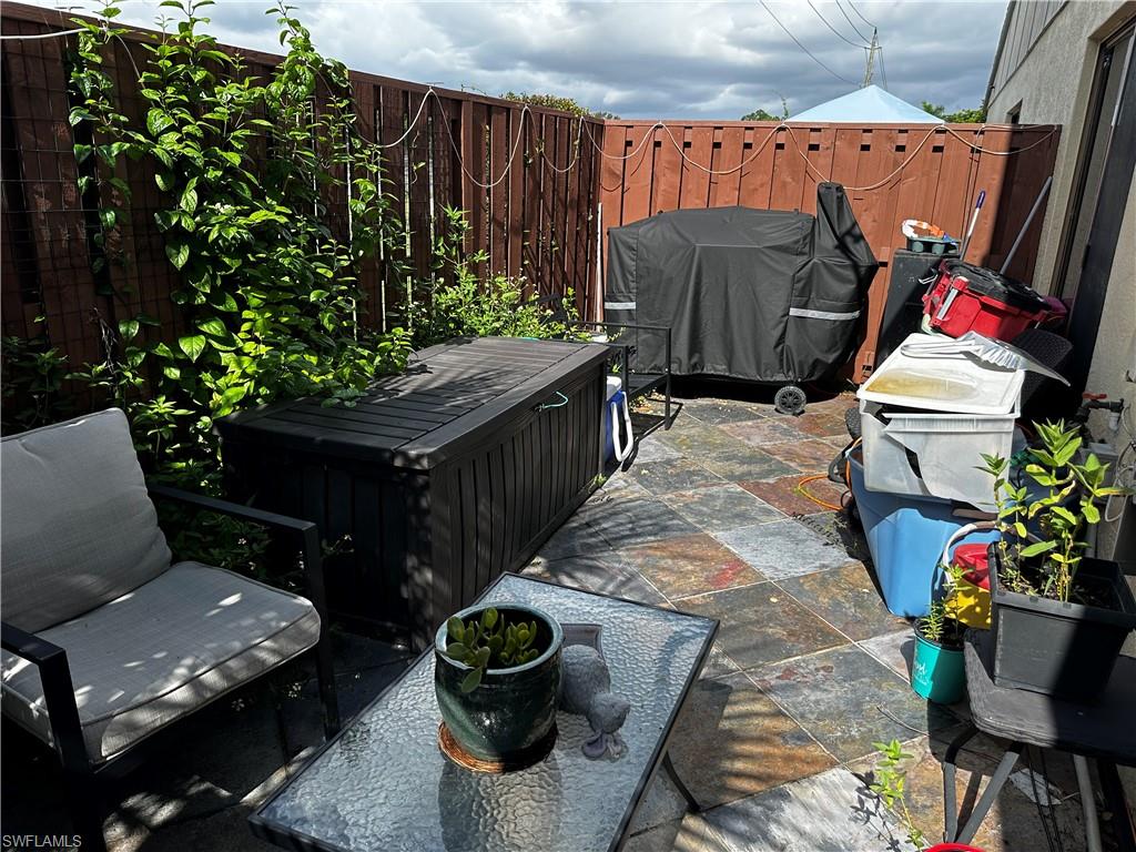 VILLAGE OF CEDARBEND - Residential