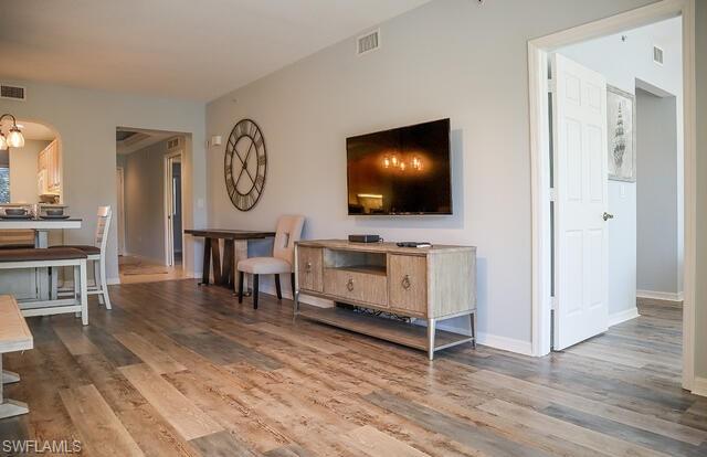 BELLA LAGO - Residential