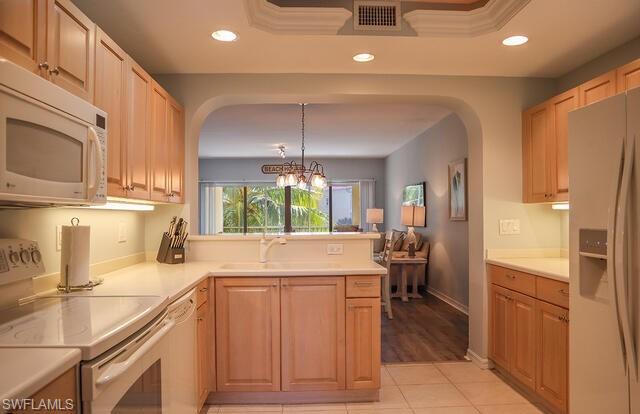 BELLA LAGO - Residential