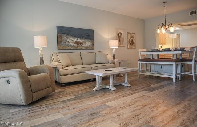 BELLA LAGO - Residential