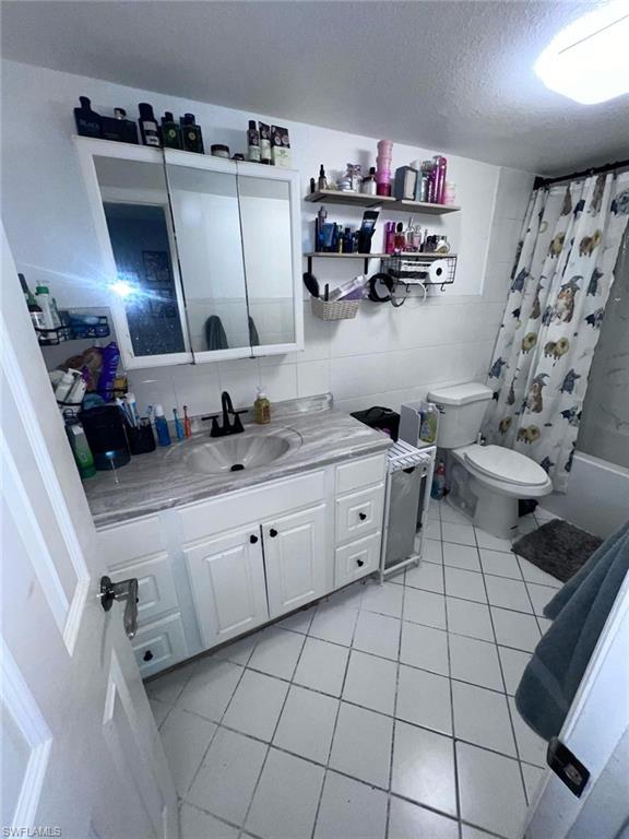 CORAL GARDEN CONDO - Residential