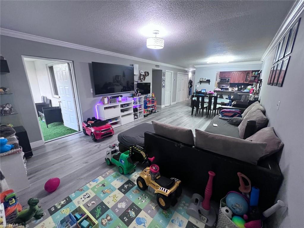 CORAL GARDEN CONDO - Residential