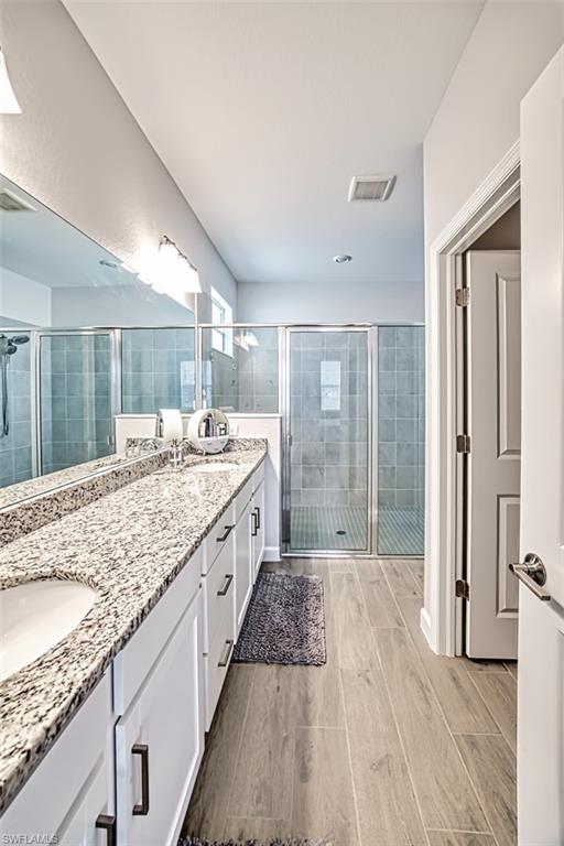 COUNTRY CLUB - Residential