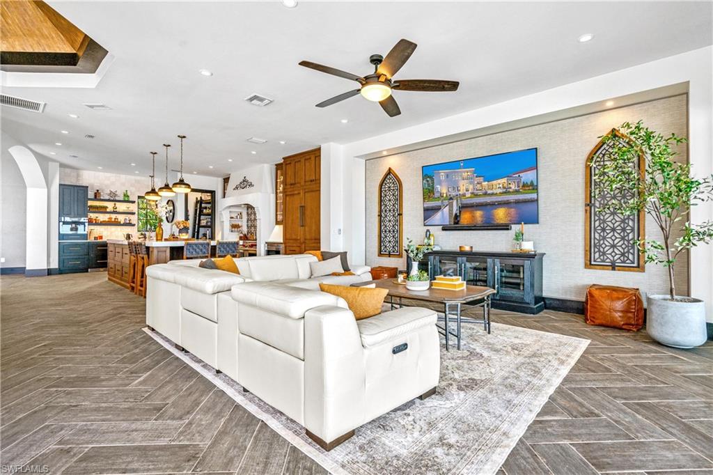 SEMINOLE ESTATES - Residential