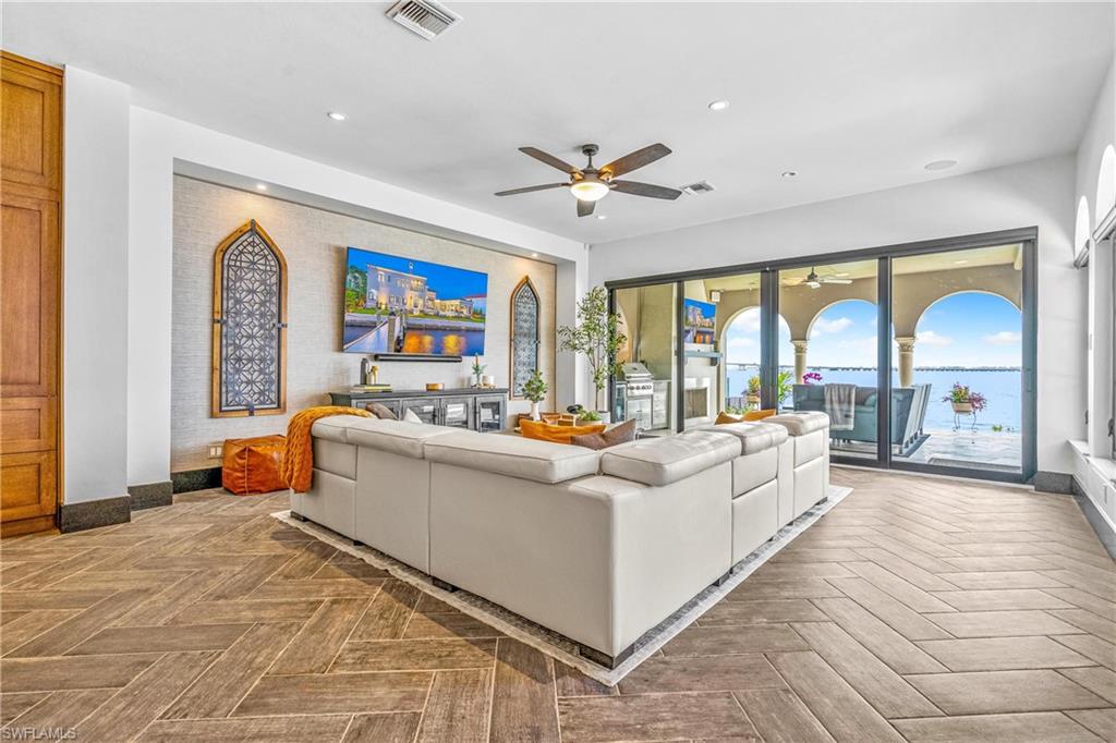 SEMINOLE ESTATES - Residential