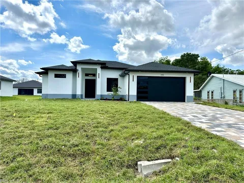 2905 4th St W, Lehigh Acres, FL 33971 - #: 225019931