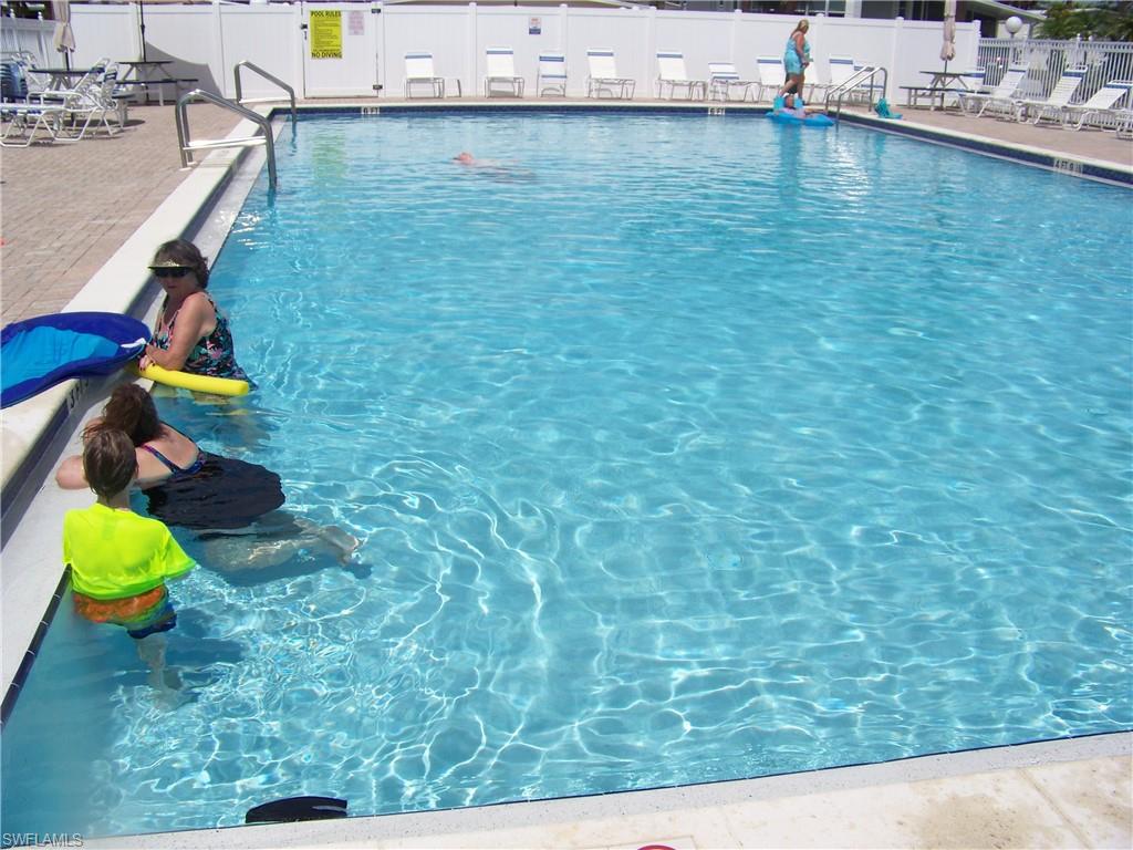 CARRIAGE VILLAGE - Residential