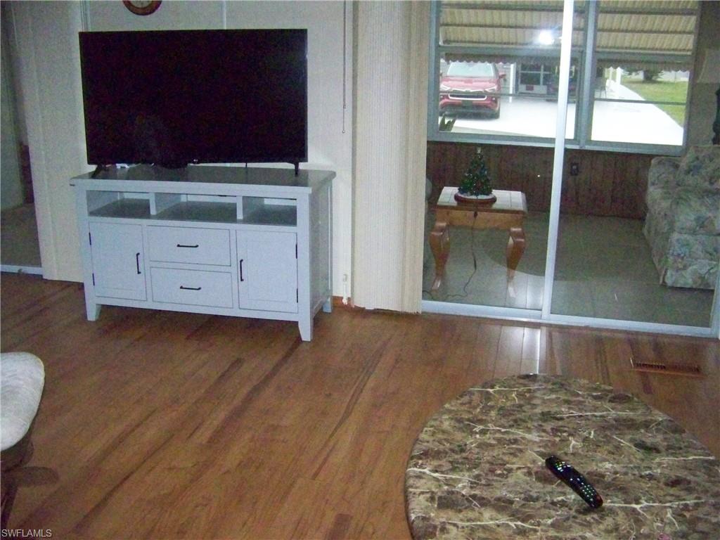 CARRIAGE VILLAGE - Residential