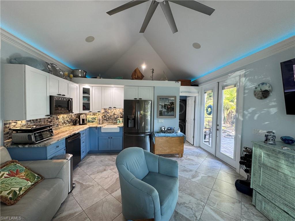 RIVERBEND MOTORCOACH RESORT - Land