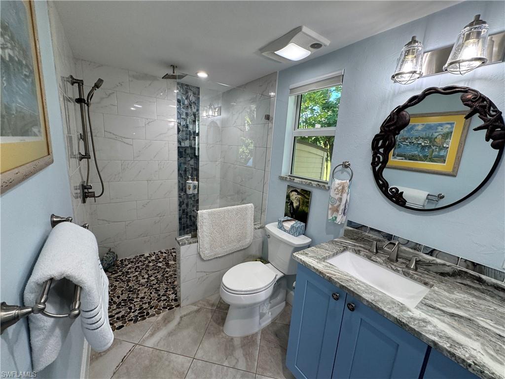 RIVERBEND MOTORCOACH RESORT - Land