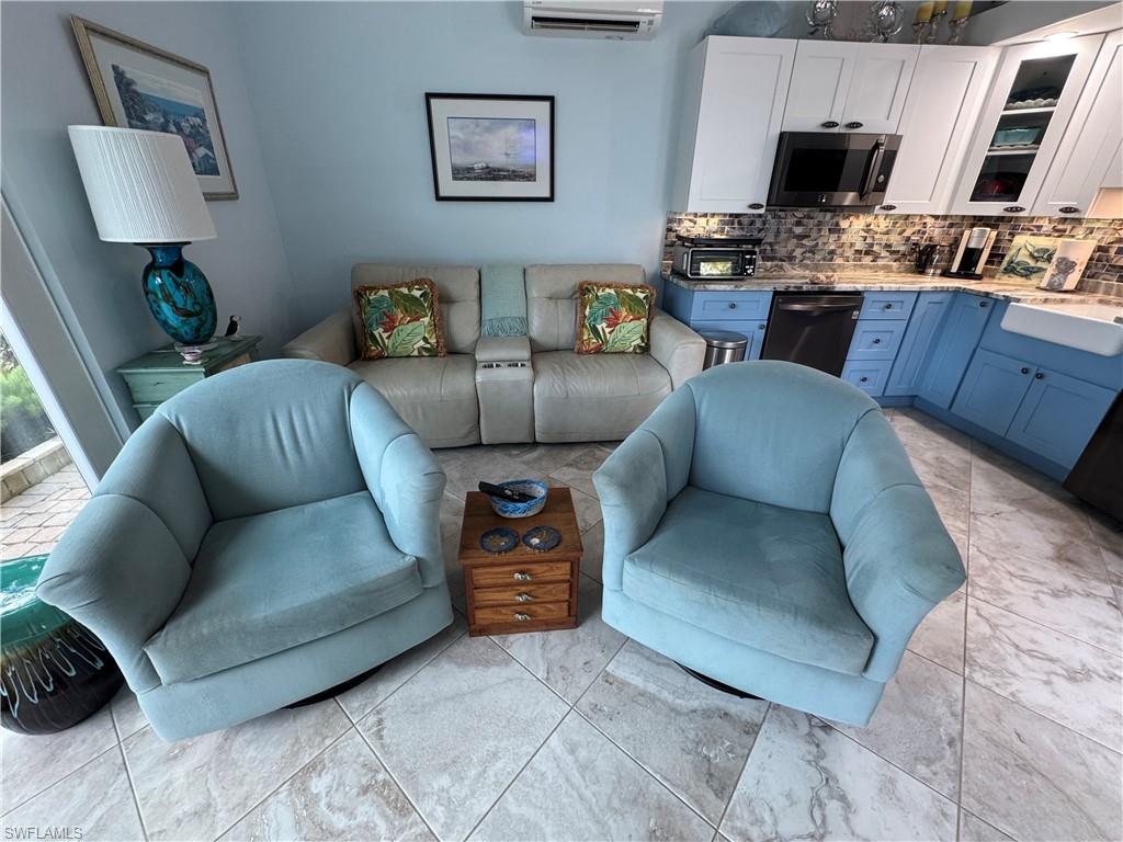 RIVERBEND MOTORCOACH RESORT - Land