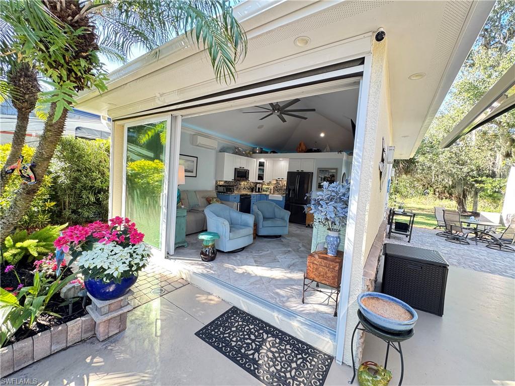 RIVERBEND MOTORCOACH RESORT - Land