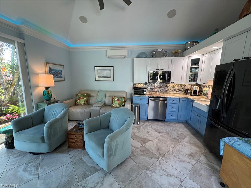 RIVERBEND MOTORCOACH RESORT - Land