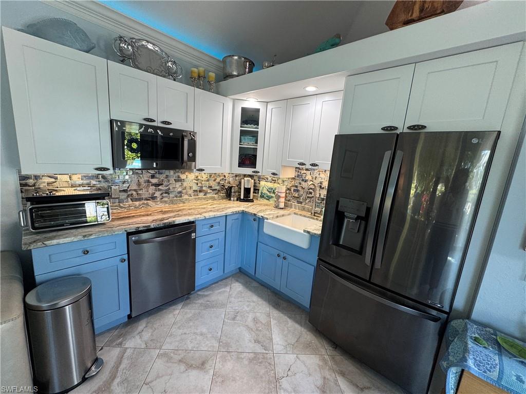 RIVERBEND MOTORCOACH RESORT - Land