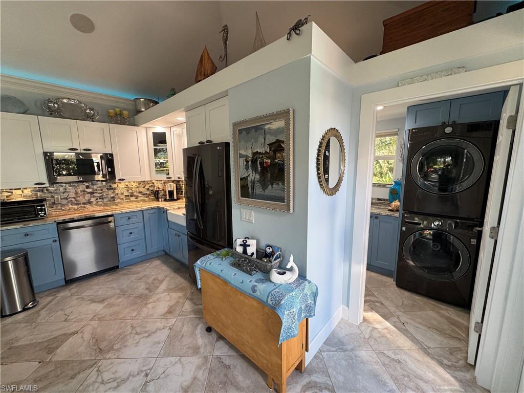 RIVERBEND MOTORCOACH RESORT - Land