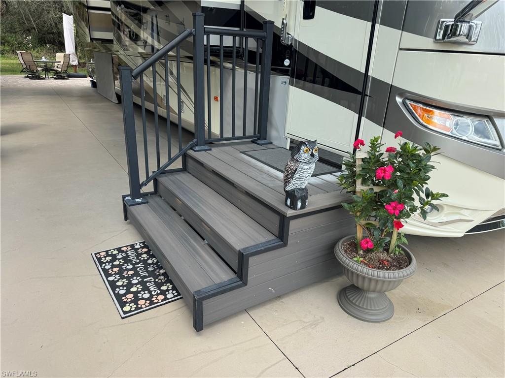 RIVERBEND MOTORCOACH RESORT - Land