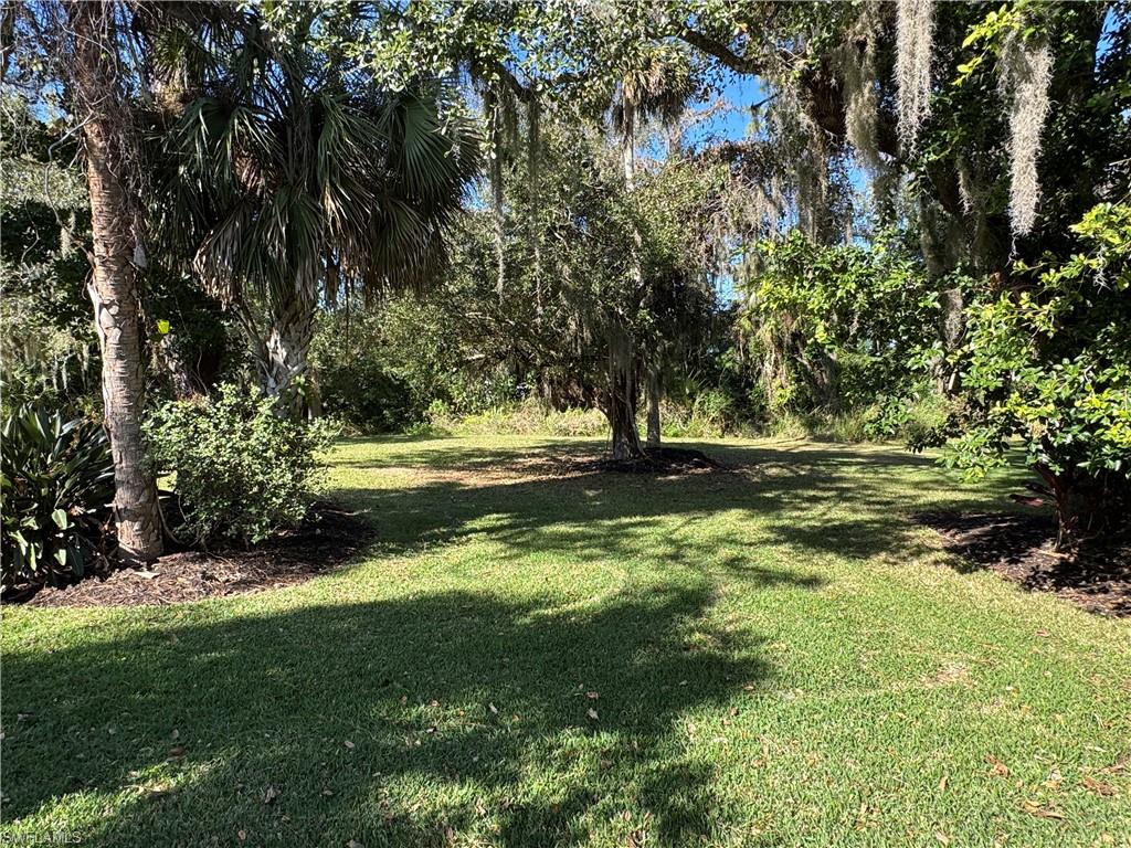 RIVERBEND MOTORCOACH RESORT - Land