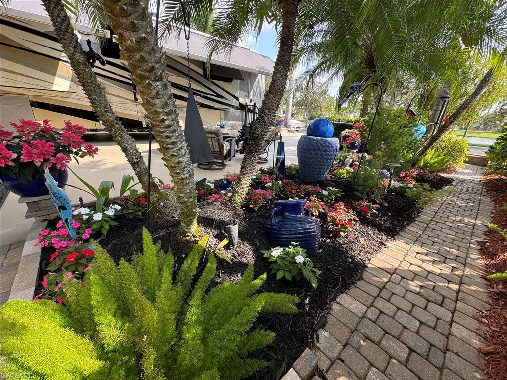 RIVERBEND MOTORCOACH RESORT - Land