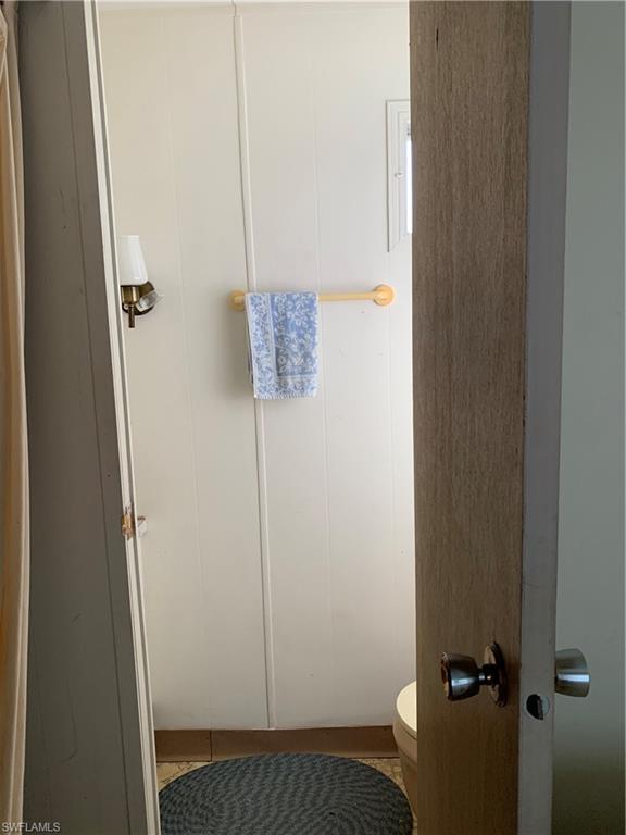 HOLIDAY MANOR - Residential