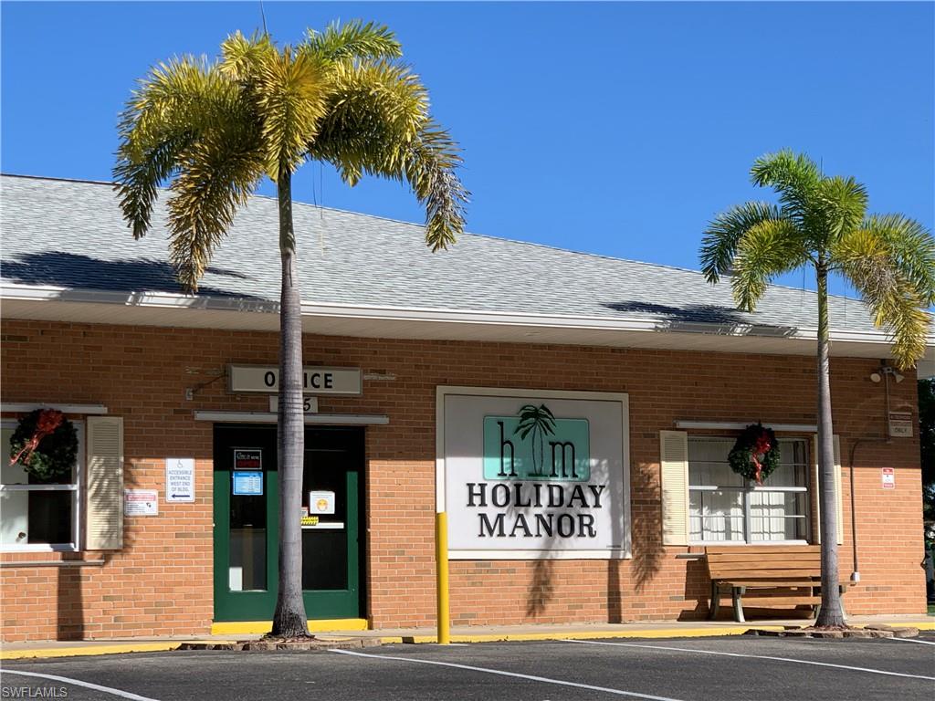 HOLIDAY MANOR - Residential