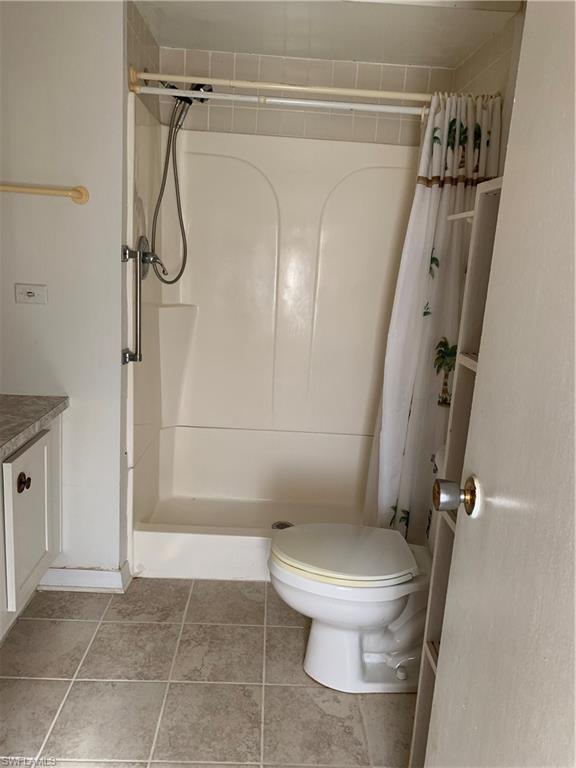 HOLIDAY MANOR - Residential