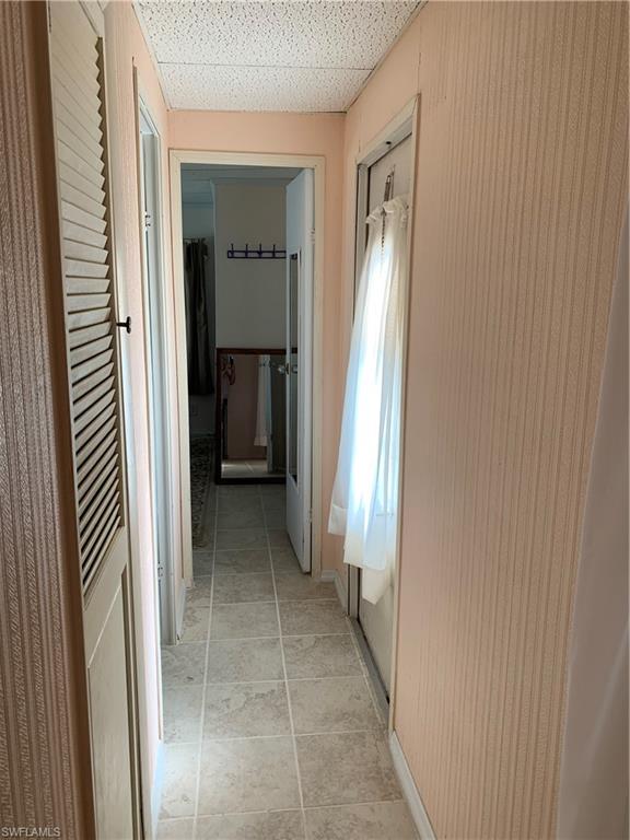 HOLIDAY MANOR - Residential