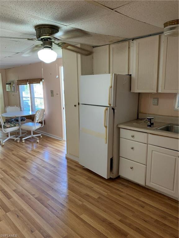 HOLIDAY MANOR - Residential