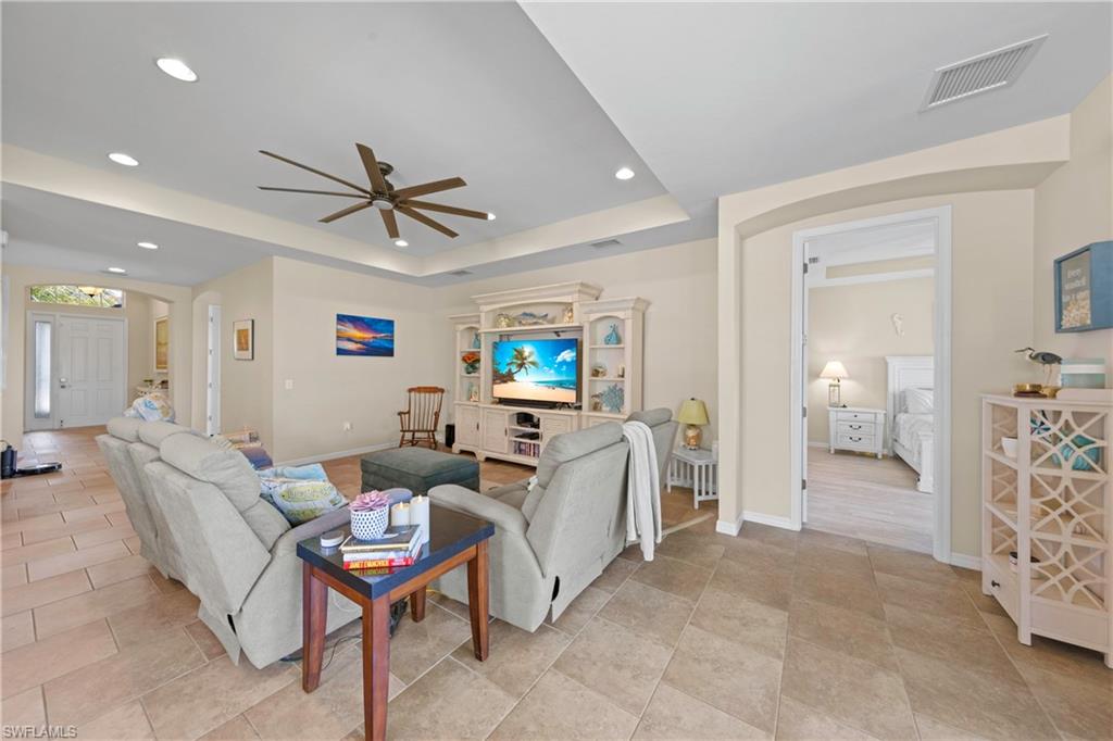 BANYAN BAY - Residential