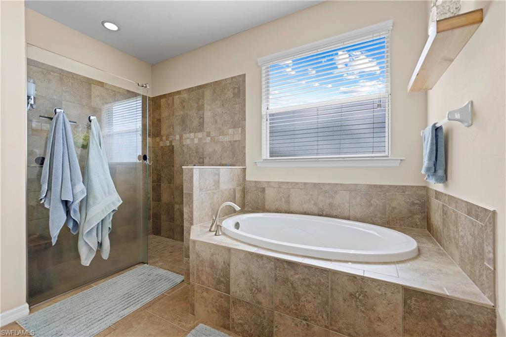 BANYAN BAY - Residential