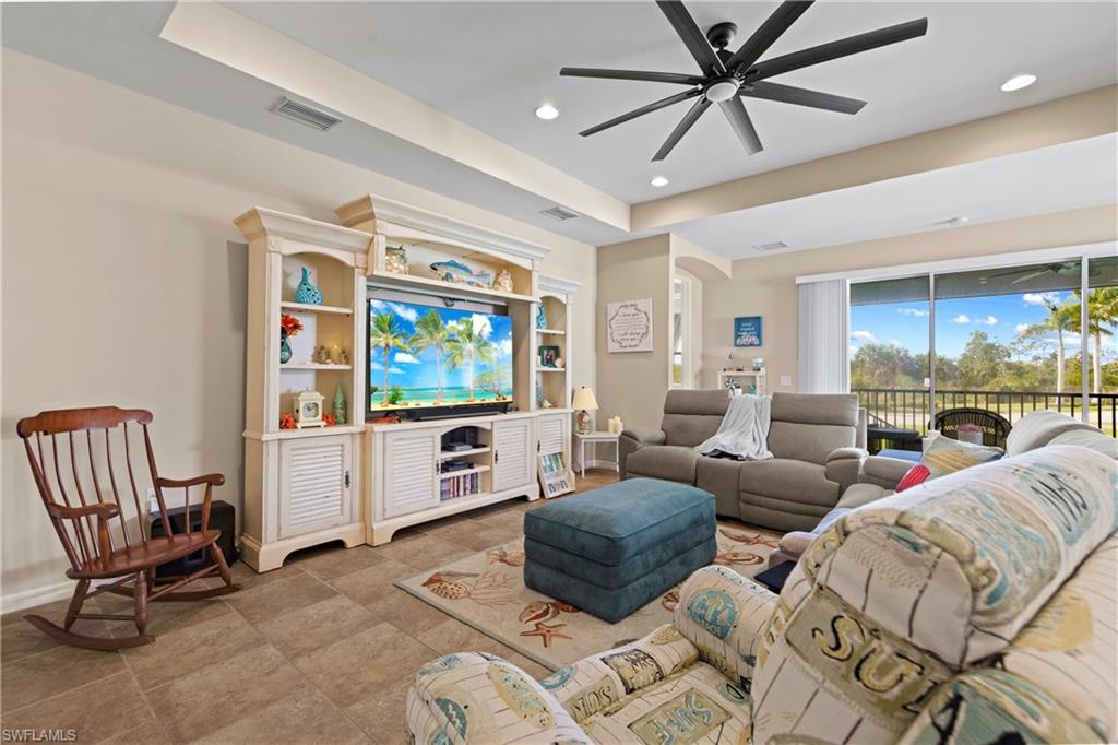 BANYAN BAY - Residential