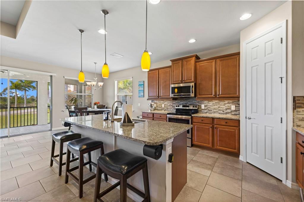 BANYAN BAY - Residential