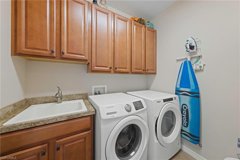 BANYAN BAY - Residential