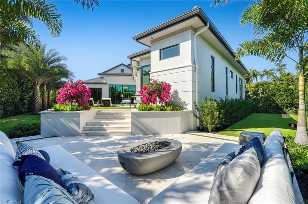 MOORINGS - Residential